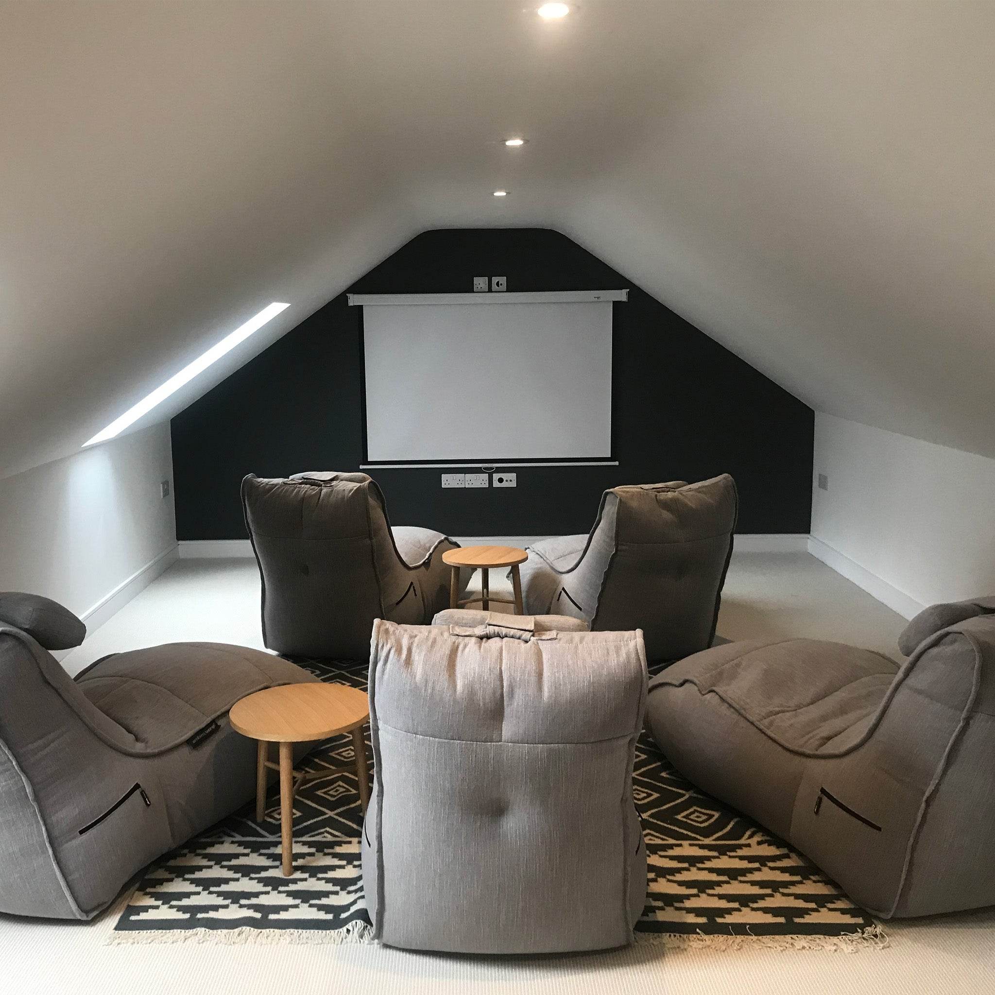 Avatar Lounger with Headrest - Interior