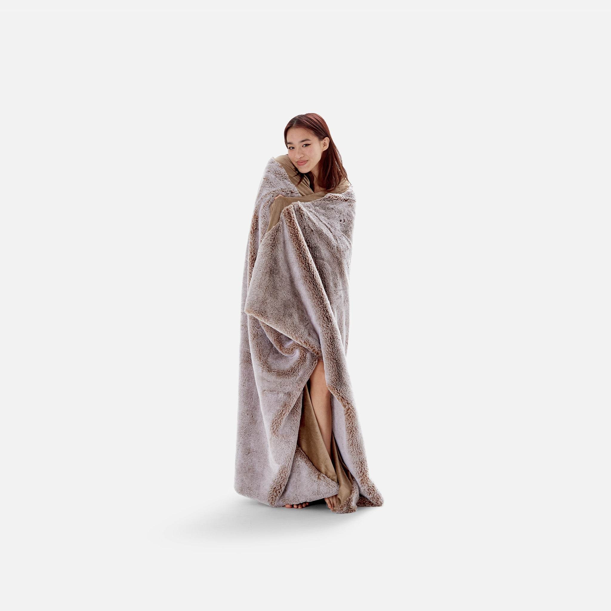 Deluxe Faux Fur Throw