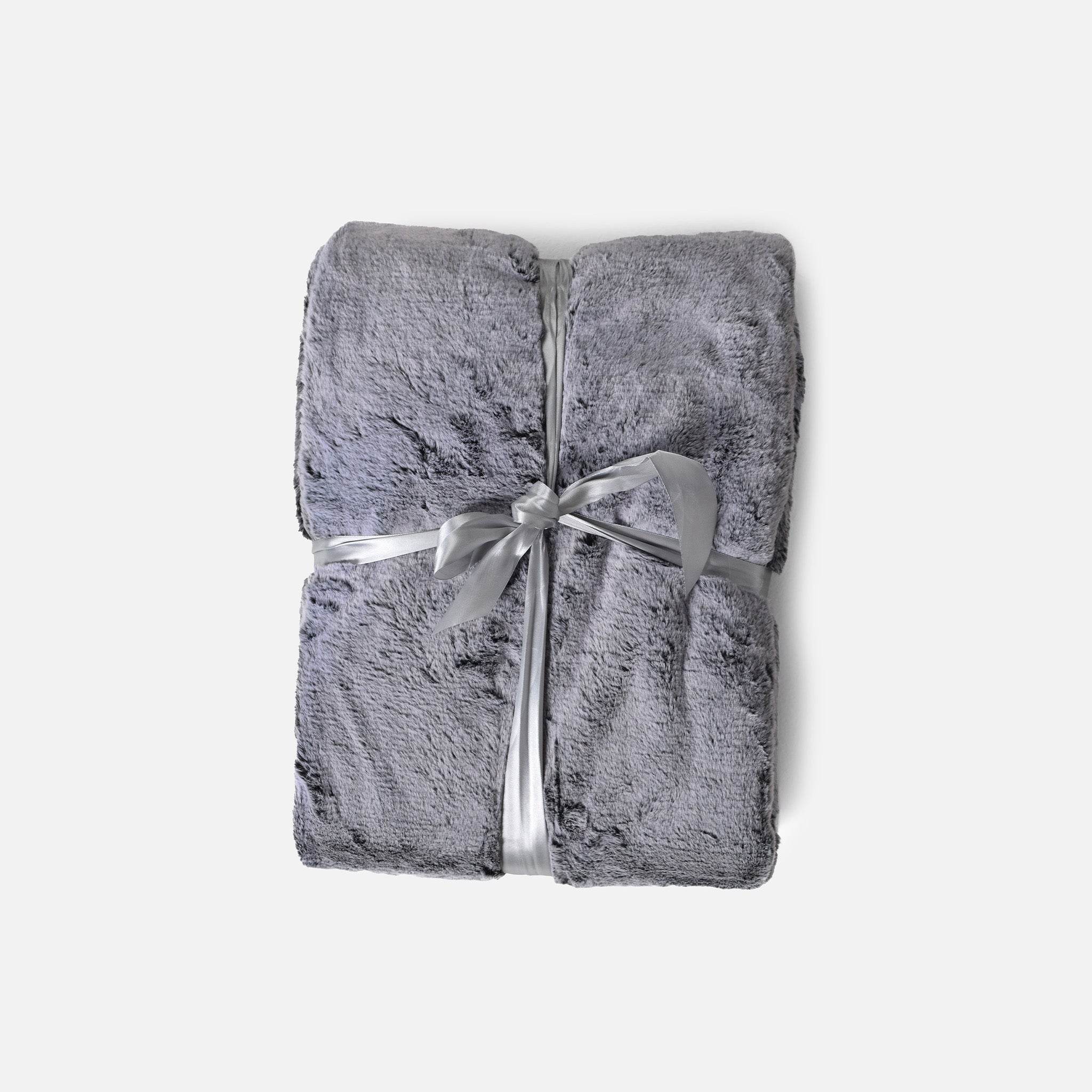 Deluxe Faux Fur Throw