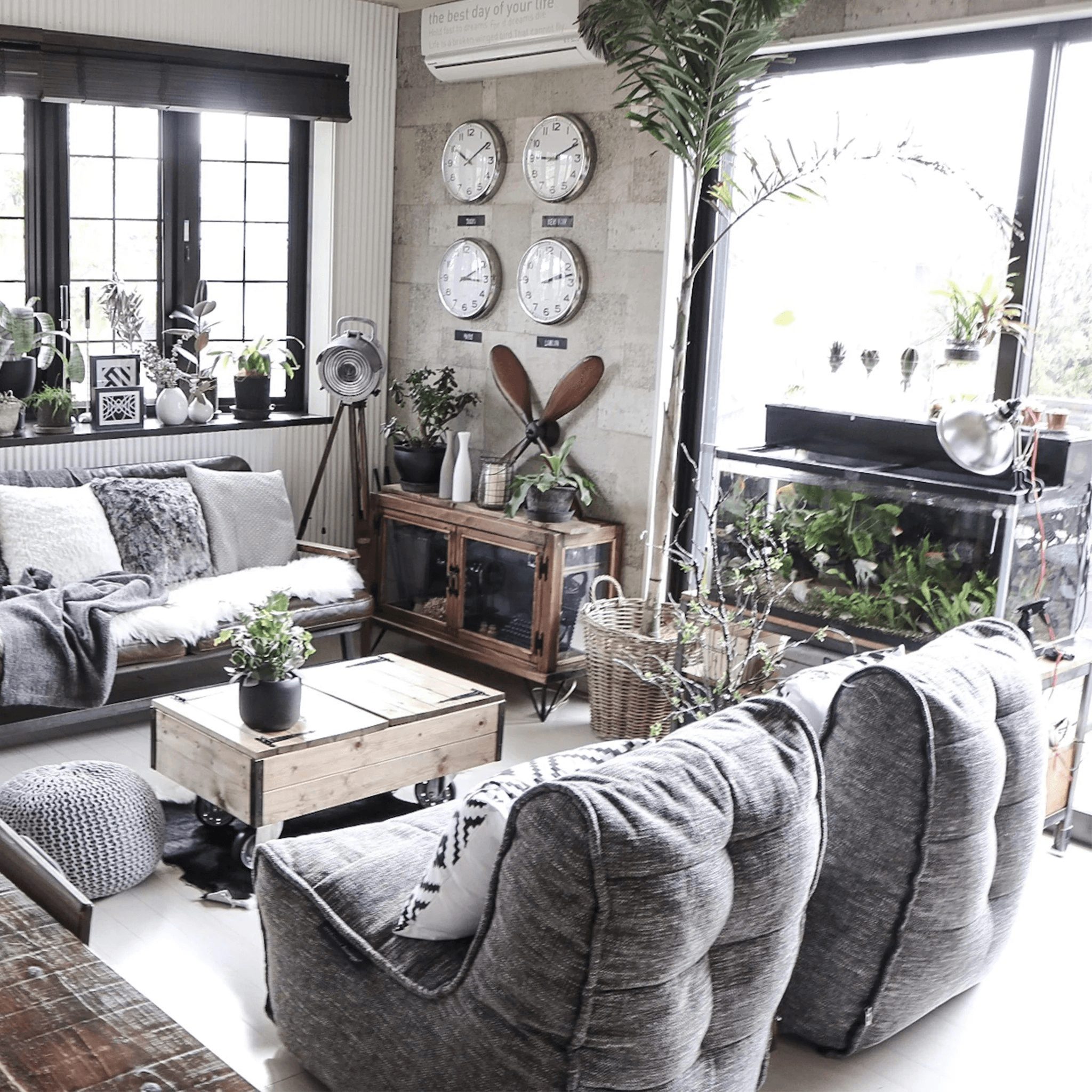 Twin Couch - Interior